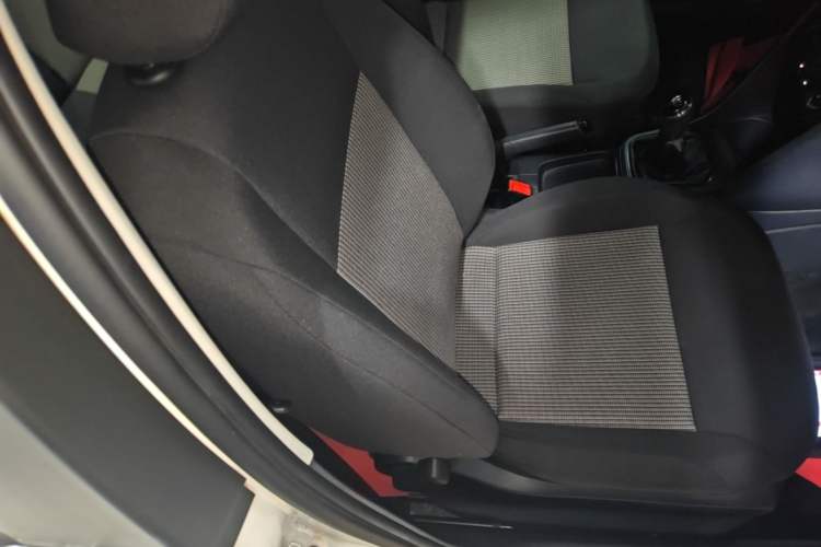 Used Volkswagen Polo 2016 1.4L Manual Fashion Model Right Front Seat