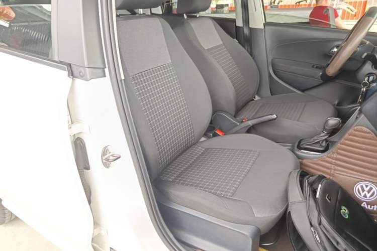 Used Volkswagen Polo 2016 1.6L Automatic Comfort Model Right Front Seat