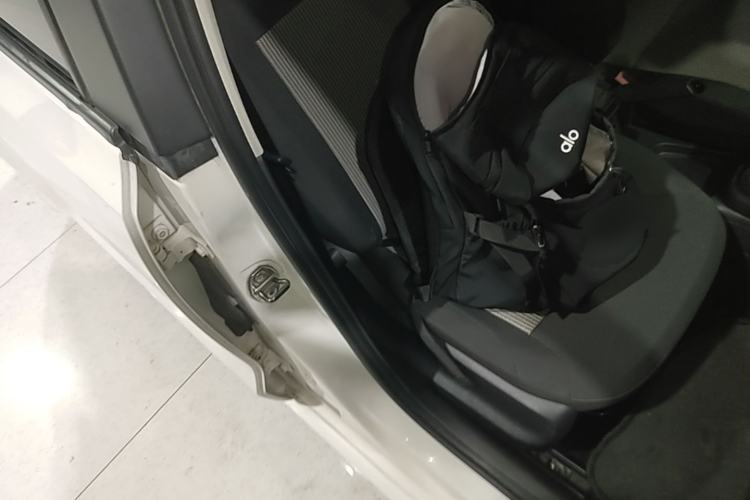 Used Volkswagen Polo 2016 1.4L Manual Fashion Model Right Front Seat