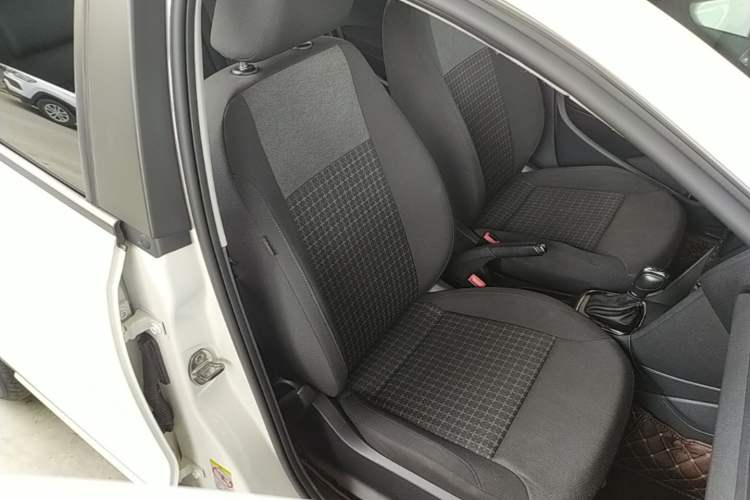 Used Volkswagen Polo 2016 1.6L Automatic Comfort Model Right Front Seat
