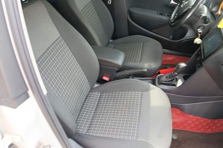 Used Volkswagen Polo 2016 1.6L Automatic Comfort Model Right Front Seat