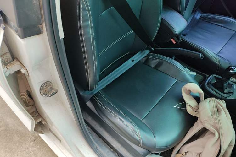 Used Volkswagen Polo 2016 1.4L Manual Fashion Model Right Front Seat