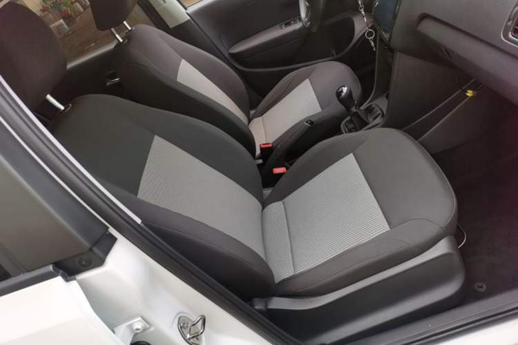 Used Volkswagen Polo 2016 1.4L Manual Fashion Model Right Front Seat