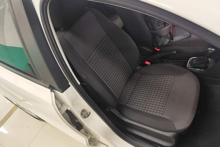 Used Volkswagen Polo 2016 1.6L Automatic Comfort Model Right Front Seat
