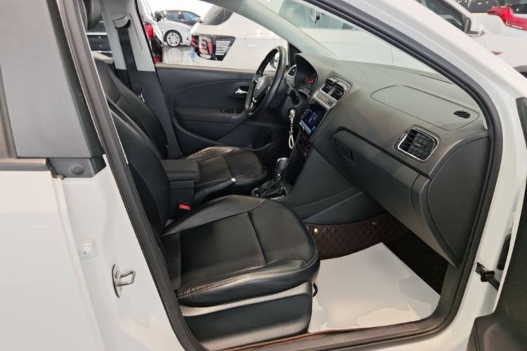 Used Volkswagen Polo 2016 1.6L Automatic Comfort Model Right Front Seat