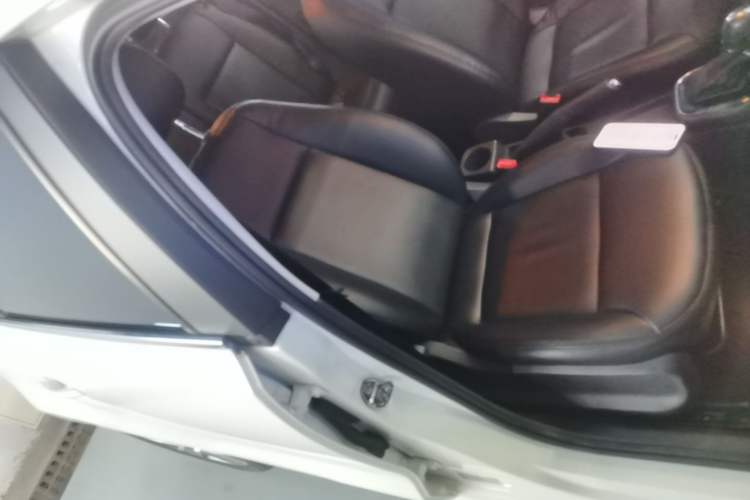 Used Volkswagen Polo 2016 1.6L Automatic Comfort Model Right Front Seat