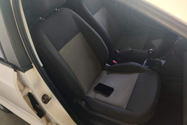 Used Volkswagen Polo 2016 1.4L Manual Fashion Model Right Front Seat
