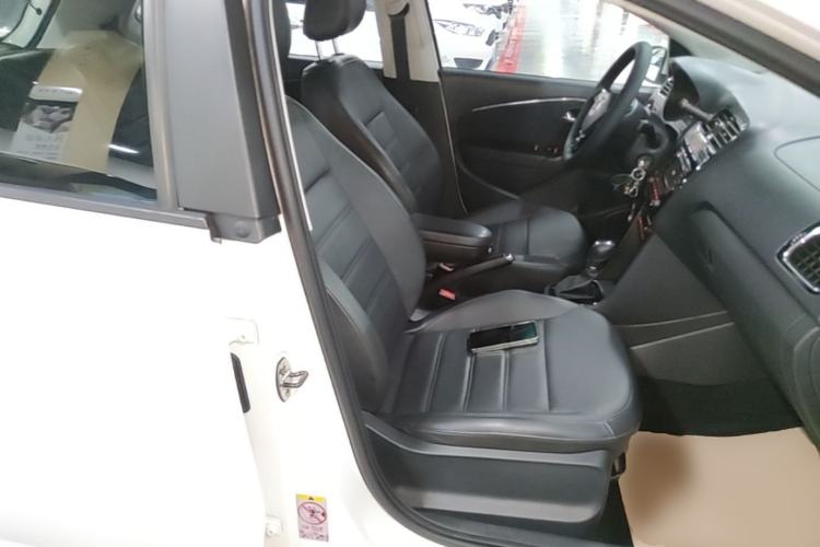 Used Volkswagen Polo 2016 1.6L Automatic Luxury Model Right Front Seat