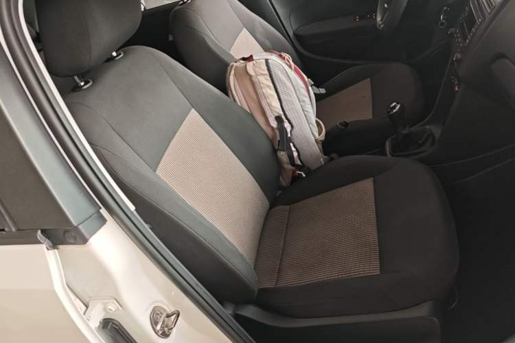 Used Volkswagen Polo 2016 1.4L Manual Fashion Model Right Front Seat