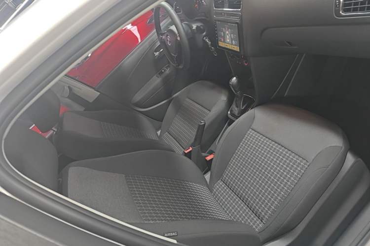 Used Volkswagen Polo 2016 1.6L Automatic Comfort Model Right Front Seat