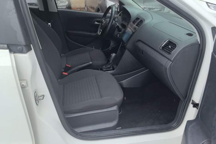 Used Volkswagen Polo 2016 1.6L Automatic Comfort Model Right Front Seat