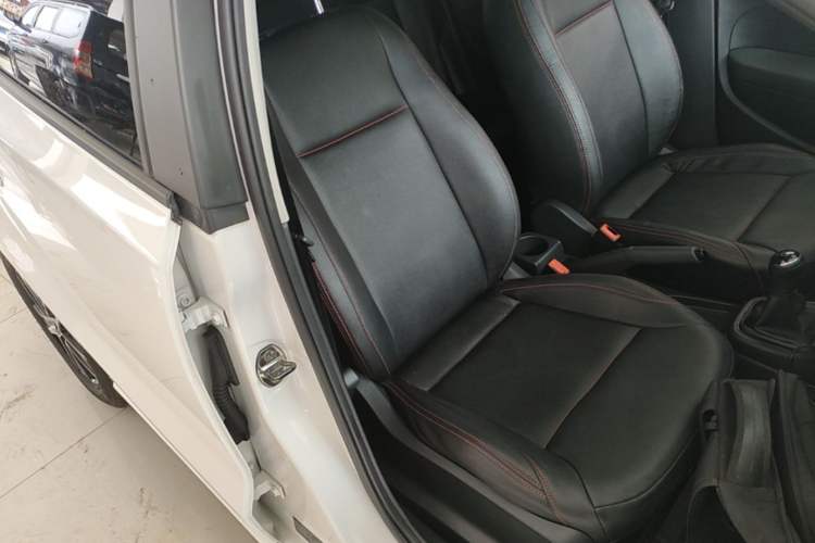 Used Volkswagen Polo 2016 1.4L Manual Fashion Model Right Front Seat