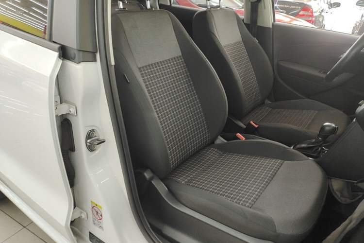 Used Volkswagen Polo 2016 1.6L Automatic Comfort Model Right Front Seat