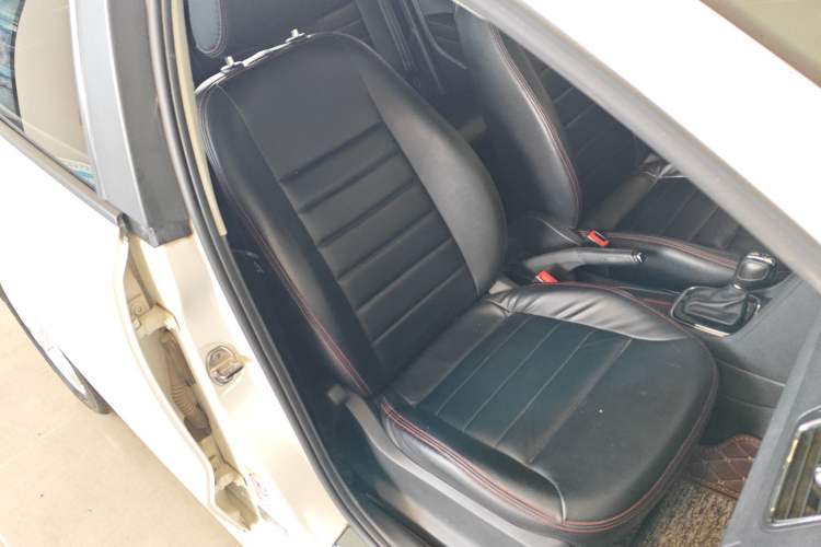 Used Volkswagen Polo 2016 1.6L Automatic Comfort Model Right Front Seat