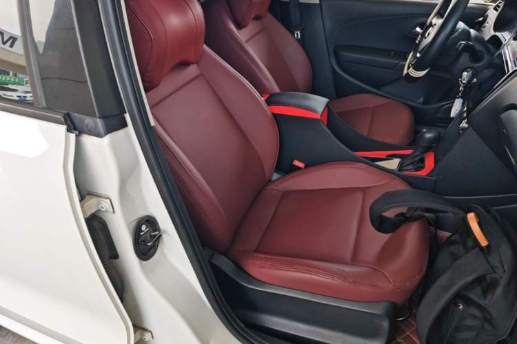 Used Volkswagen Polo 2016 1.6L Automatic Comfort Model Right Front Seat