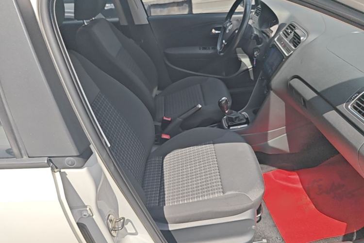Used Volkswagen Polo 2016 1.6L Automatic Comfort Model Right Front Seat