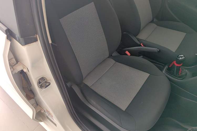 Used Volkswagen Polo 2016 1.4L Manual Fashion Model Right Front Seat