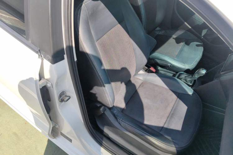 Used Volkswagen Polo 2016 1.6L Automatic Comfort Model Right Front Seat
