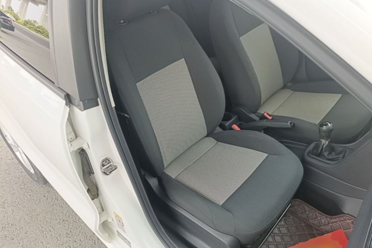 Used Volkswagen Polo 2016 1.4L Manual Fashion Model Right Front Seat