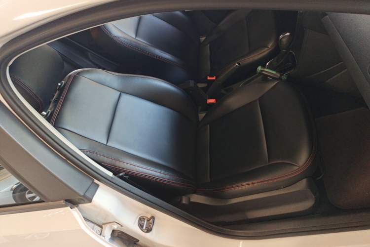 Used Volkswagen Polo 2016 1.6L Automatic Comfort Model Right Front Seat