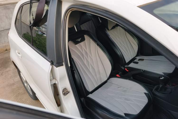 Used Volkswagen Polo 2016 1.4L Manual Fashion Model Right Front Seat