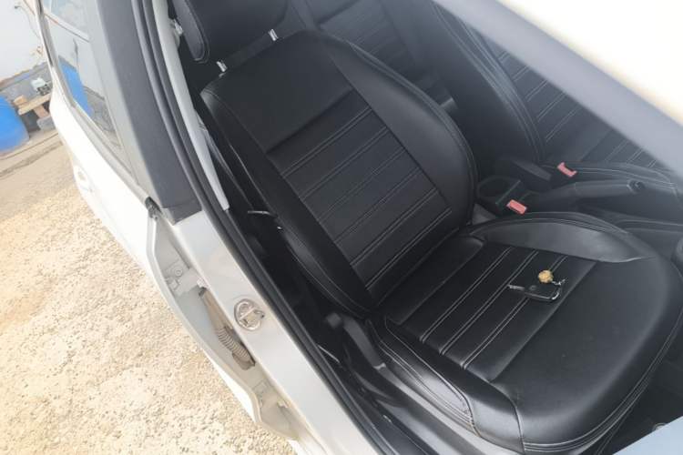 Used Volkswagen Polo 2016 1.4L Manual Fashion Model Right Front Seat