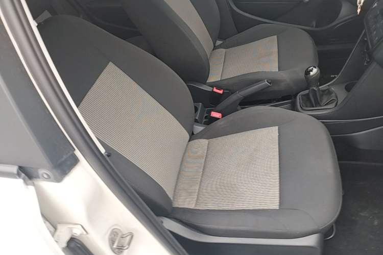 Used Volkswagen Polo 2016 1.4L Manual Fashion Model Right Front Seat
