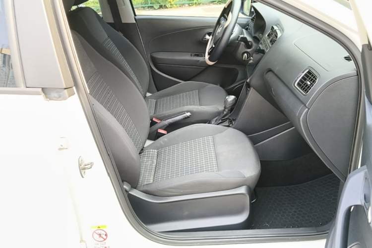 Used Volkswagen Polo 2016 1.6L Automatic Comfort Model Right Front Seat