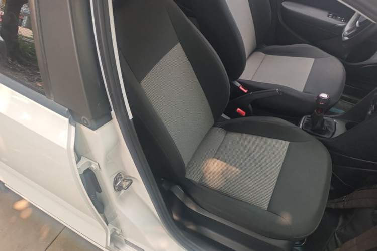Used Volkswagen Polo 2016 1.4L Manual Fashion Model Right Front Seat