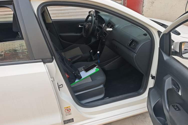 Used Volkswagen Polo 2016 1.4L Manual Fashion Model Right Front Seat