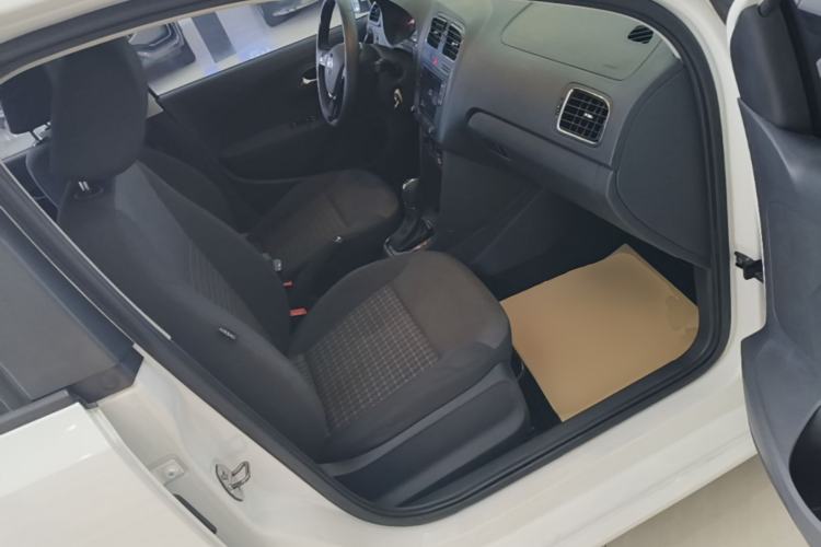 Used Volkswagen Polo 2016 1.6L Automatic Comfort Model Right Front Seat