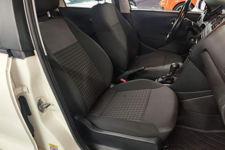 Used Volkswagen Polo 2016 1.6L Automatic Comfort Model Right Front Seat