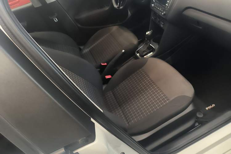 Used Volkswagen Polo 2016 1.6L Automatic Comfort Model Right Front Seat