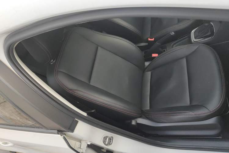 Used Volkswagen Polo 2016 1.6L Automatic Comfort Model Right Front Seat