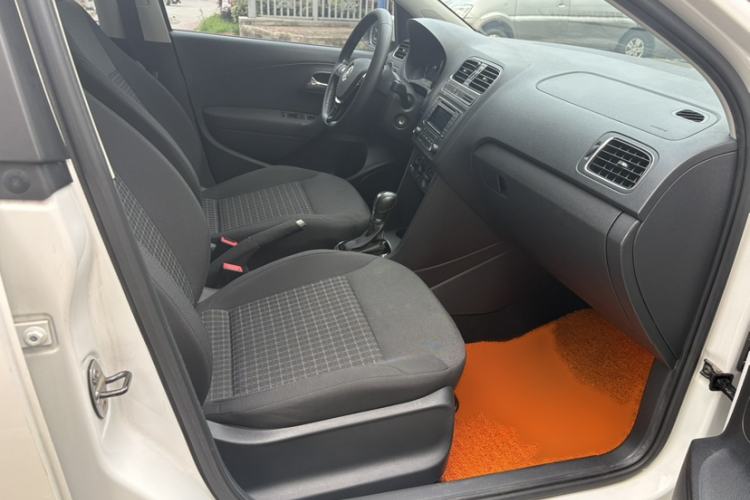 Used Volkswagen Polo 2016 1.6L Automatic Comfort Model Right Front Seat