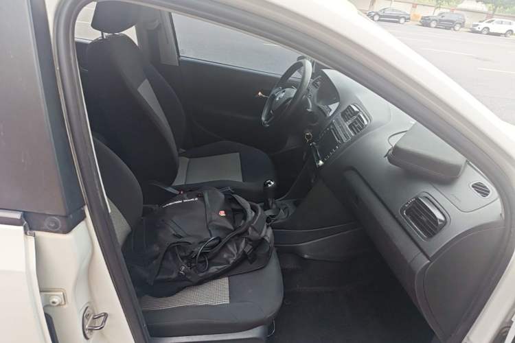 Used Volkswagen Polo 2016 1.4L Manual Fashion Model Right Front Seat