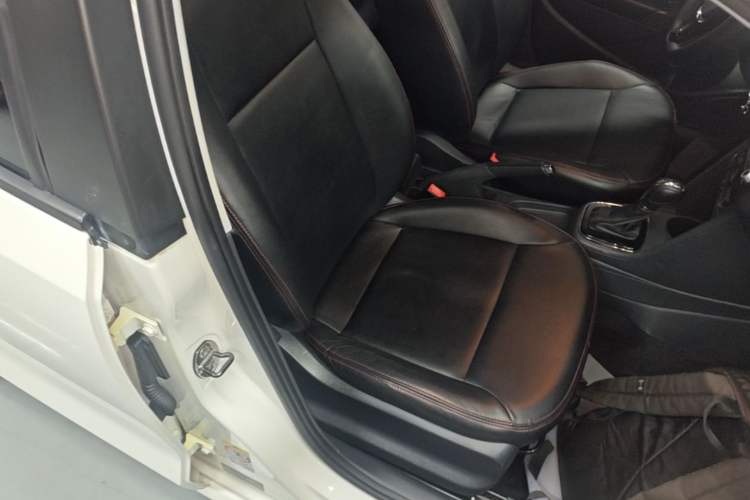 Used Volkswagen Polo 2016 1.6L Automatic Comfort Model Right Front Seat