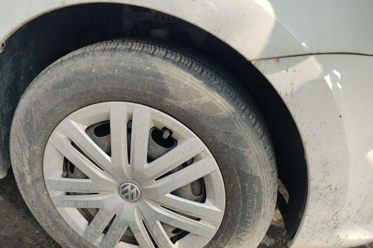 Used Volkswagen Polo 2016 1.4L Manual Fashion Model Right Front Wheel Hub