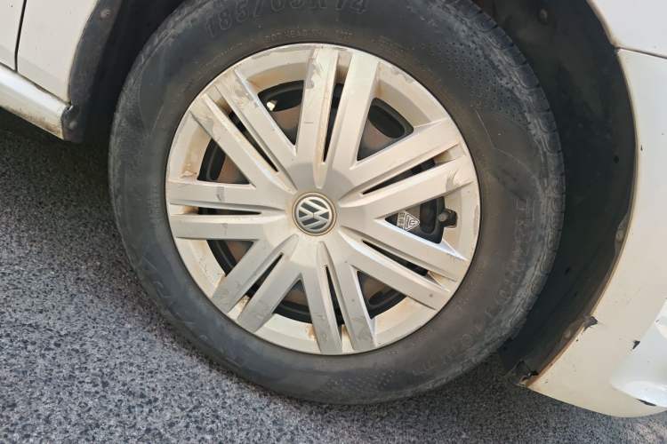 Used Volkswagen Polo 2016 1.4L Automatic Trendy Model Right Front Wheel Hub