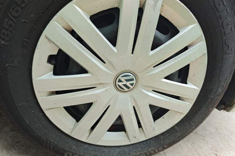 Used Volkswagen Polo 2016 1.4L Automatic Trendy Model Right Front Wheel Hub