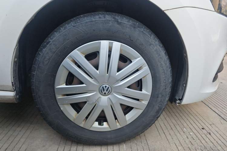 Used Volkswagen Polo 2016 1.4L Automatic Trendy Model Right Front Wheel Hub
