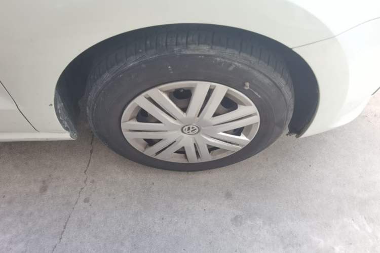 Used Volkswagen Polo 2016 1.4L Automatic Trendy Model Right Front Wheel Hub