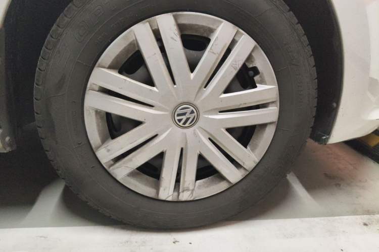 Used Volkswagen Polo 2016 1.4L Automatic Trendy Model Right Front Wheel Hub