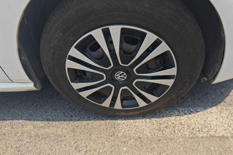 Used Volkswagen Polo 2016 1.4L Automatic Trendy Model Right Front Wheel Hub
