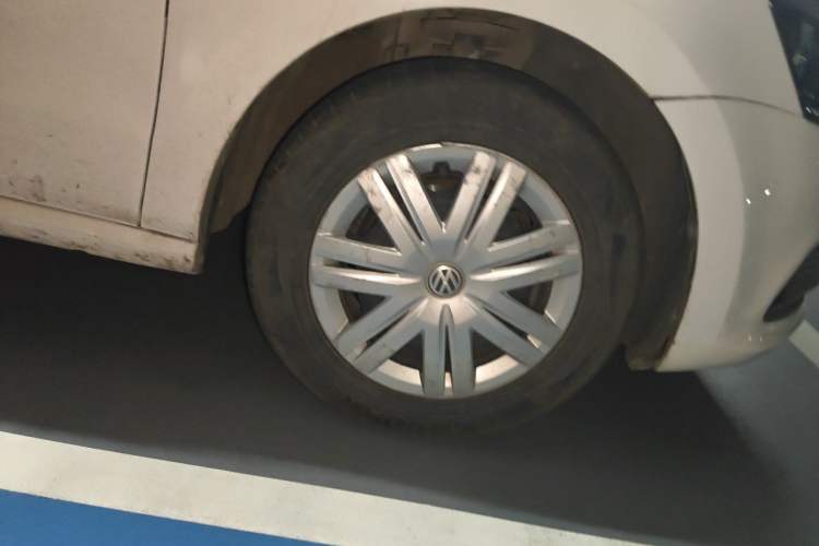 Used Volkswagen Polo 2016 1.4L Automatic Trendy Model Right Front Wheel Hub