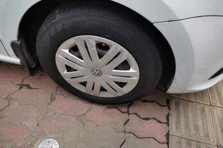 Used Volkswagen Polo 2016 1.4L Automatic Trendy Model Right Front Wheel Hub