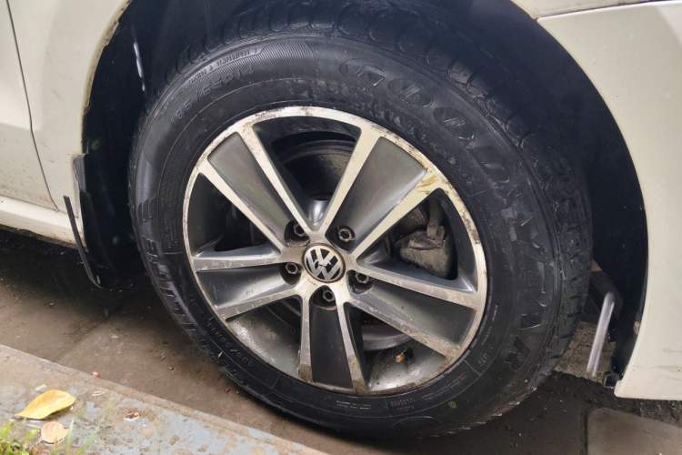Used Volkswagen Polo 2016 1.4L Automatic Trendy Model Right Front Wheel Hub