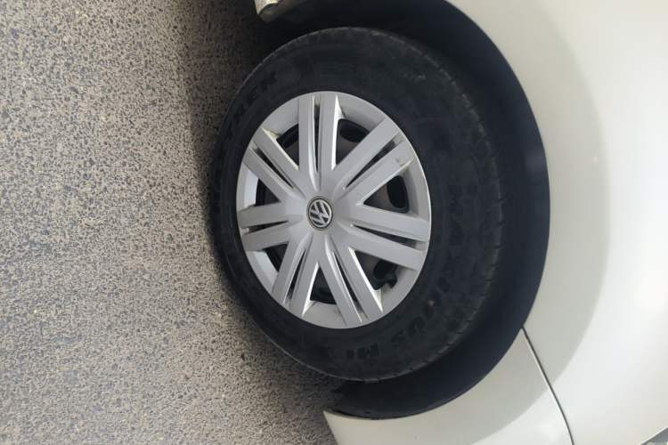 Used Volkswagen Polo 2016 1.4L Automatic Trendy Model Right Front Wheel Hub