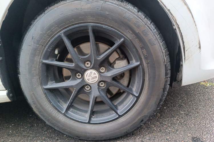 Used Volkswagen Polo 2016 1.4L Automatic Trendy Model Right Front Wheel Hub