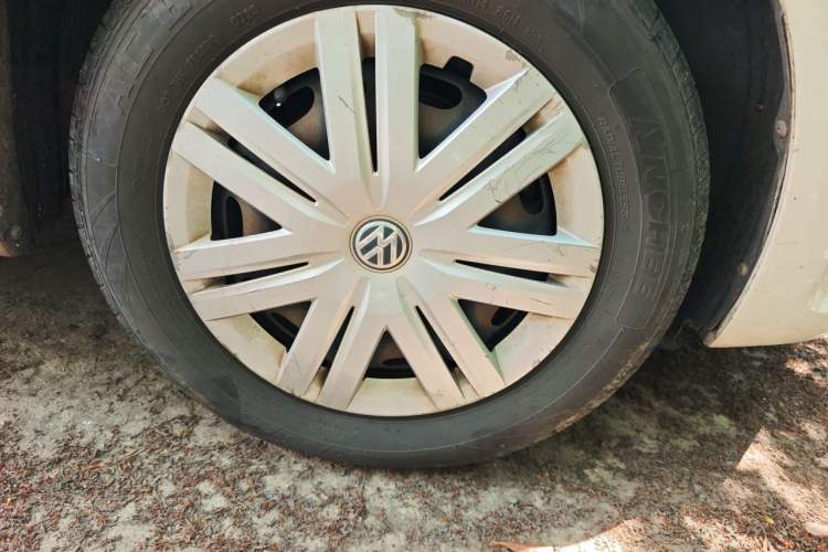 Used Volkswagen Polo 2016 1.4L Automatic Trendy Model Right Front Wheel Hub